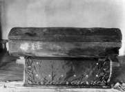 Гроб-колода, в котором был погребен прп. Серафим. Изготовленный самим о. Серафимом